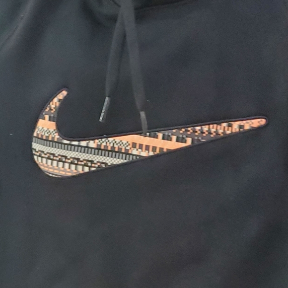 NIKE Therma Pixelated Swoosh Hoodie - Picture 8 of 8